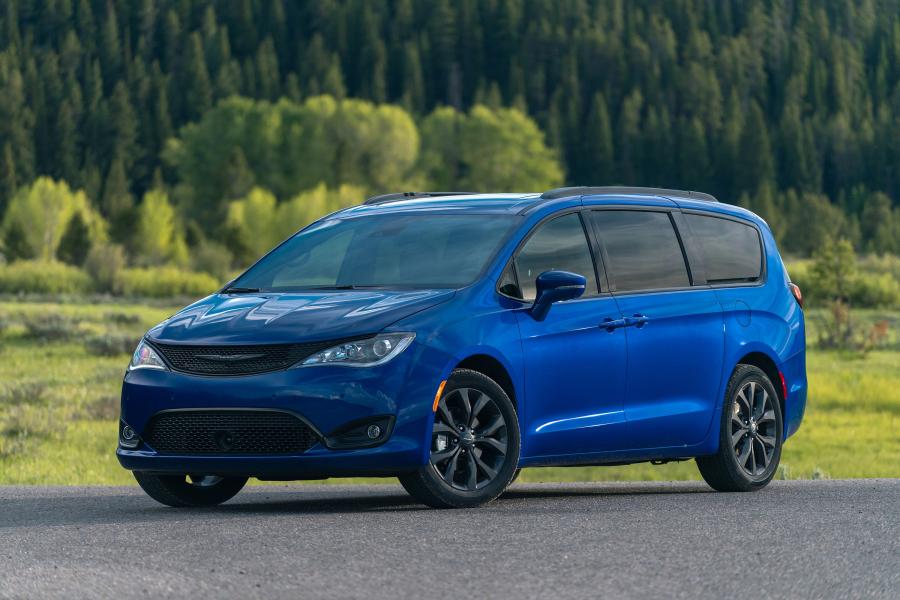  Chrysler Pacifica Limited S Appearance Package (RU) 2017 года  (фото 14 из 40)